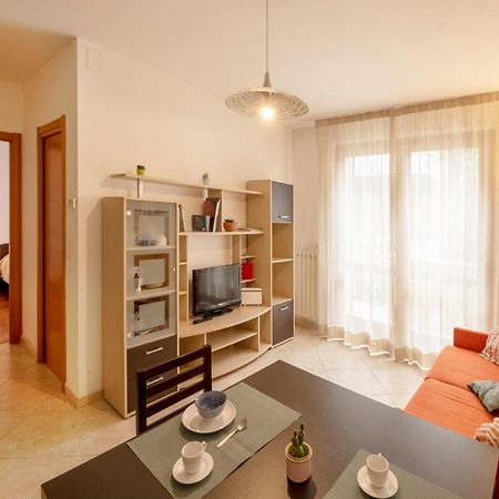 Marina Apartment Сан-Бенедетто-дель-Тронто Екстер'єр фото